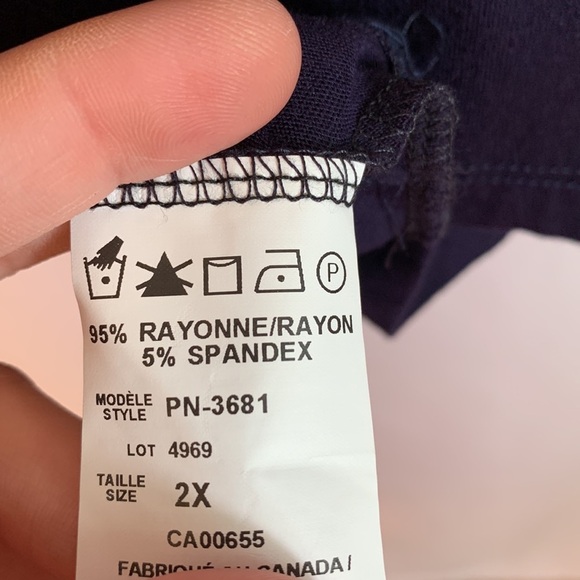 Pennington’s Navy Blue T-Shirt with Sequins - Picture 7 of 7